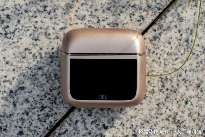 音乐商务舱三代评测：传奇之声的智能再升级K8凯发登录JBL TOUR PRO3(图6)